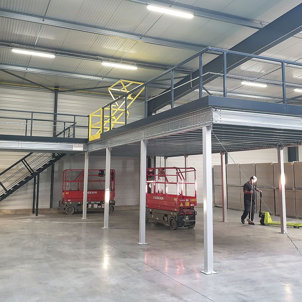 Plateforme d'atelier pour le stockage de fournitures industrielles