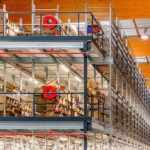 Plateforme de stockage industriel montée sur rayonnage